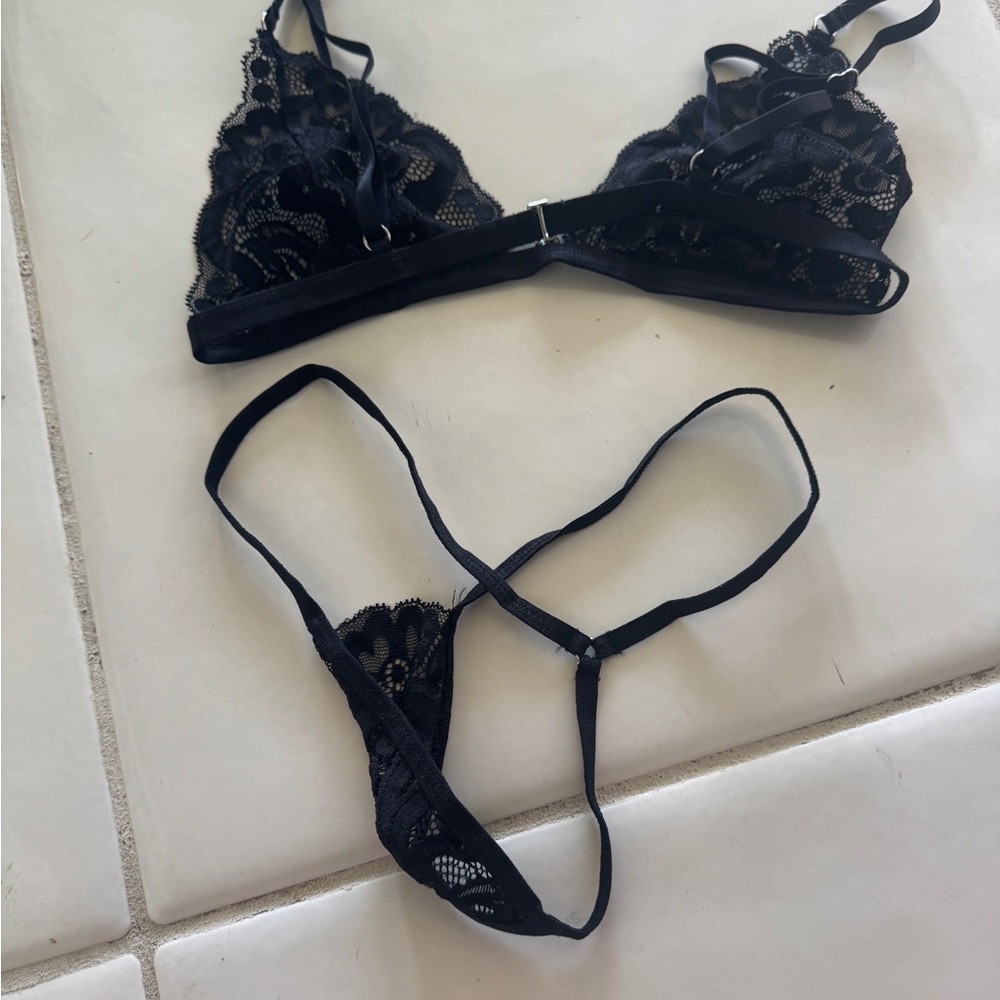 Wicked Weasel Elegant Black Lace Lingerie Set - Picture 6 of 8